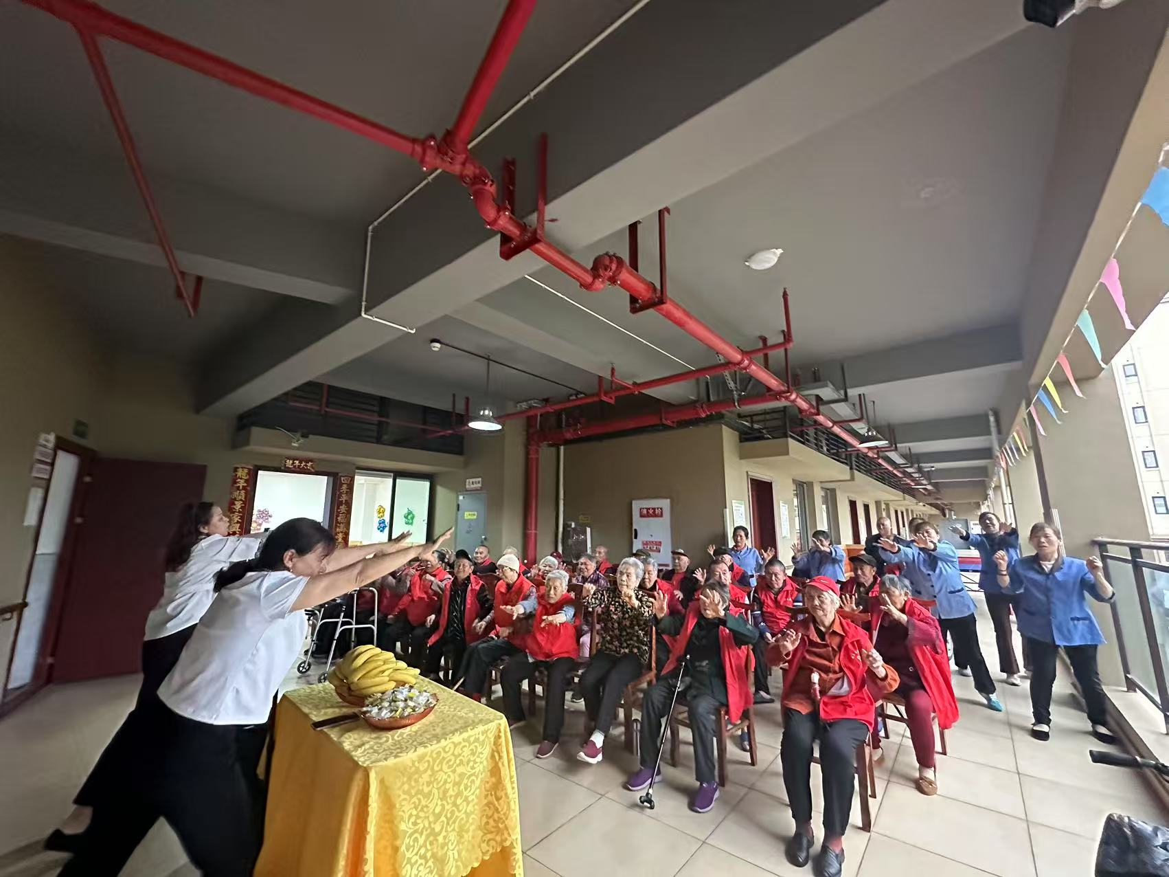 弘扬劳动精神，，转达温暖关爱